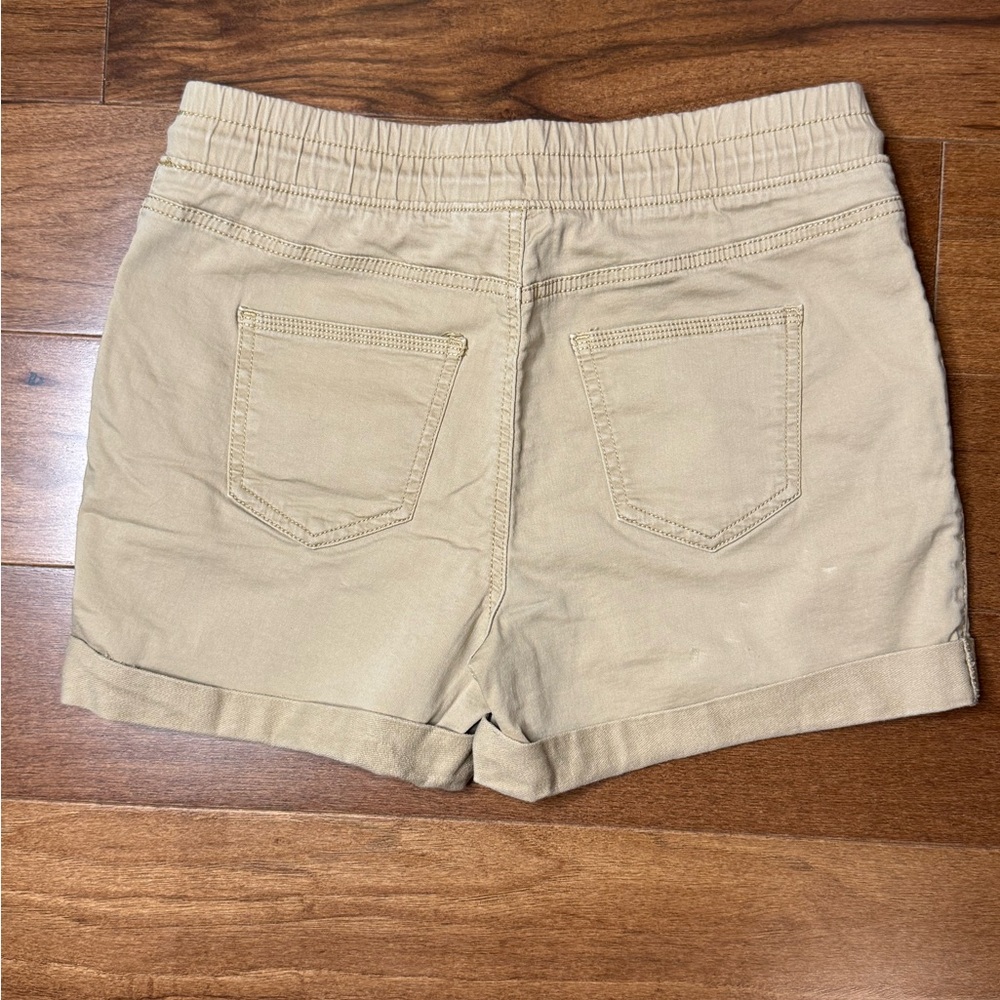 NWOT TIME & TRU Women's Beige Casual Shorts - Picture 3 of 6